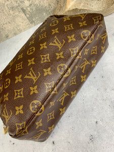 Louis Vuitton Trousse 28