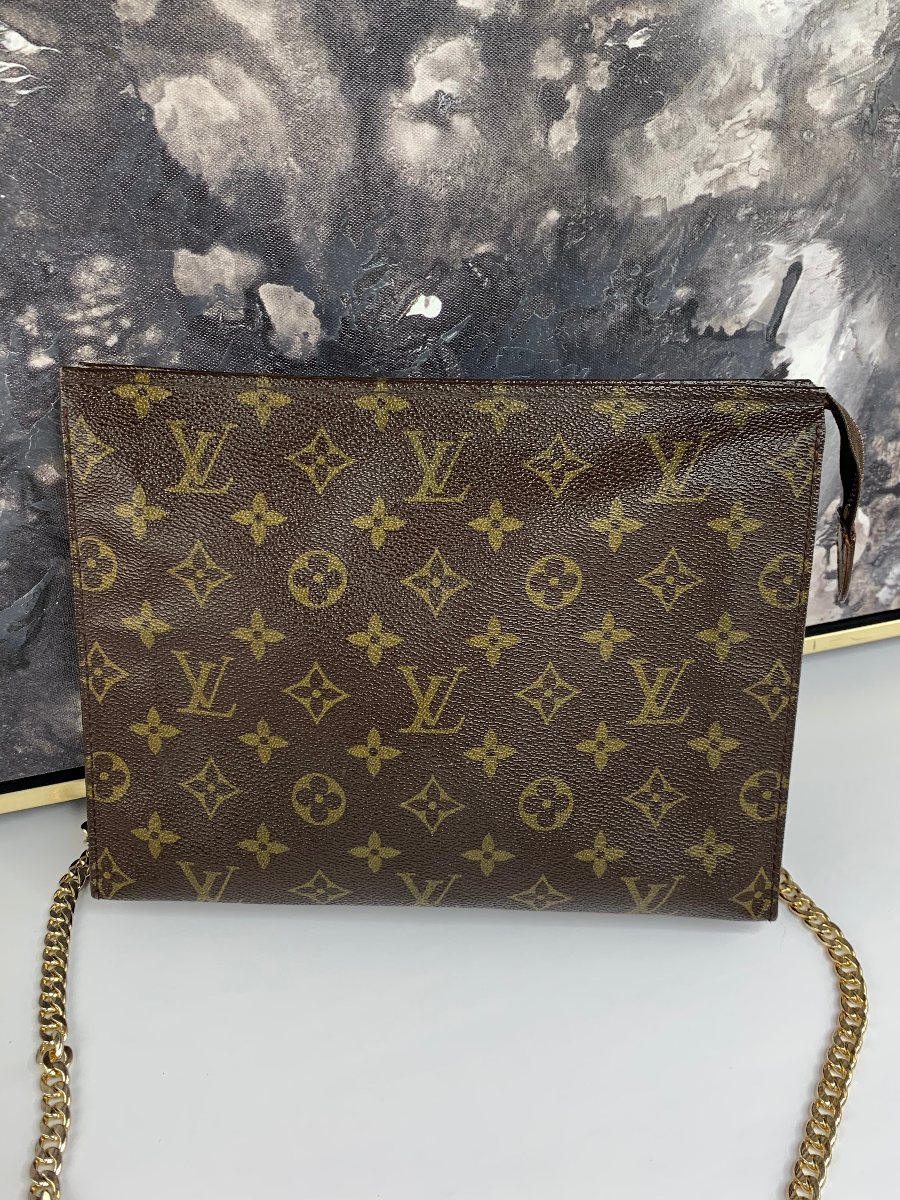 Louis Vuitton Toiletry 26