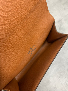 Louis Vuitton thu nhỏ chiếc Coussin với phiên bản túi Beltbag