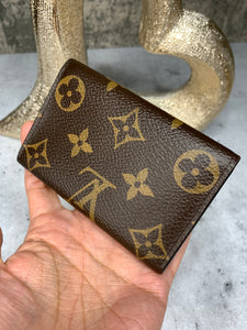 Louis Vuitton 6 Key Holder