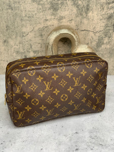 Louis Vuitton Trousse 28