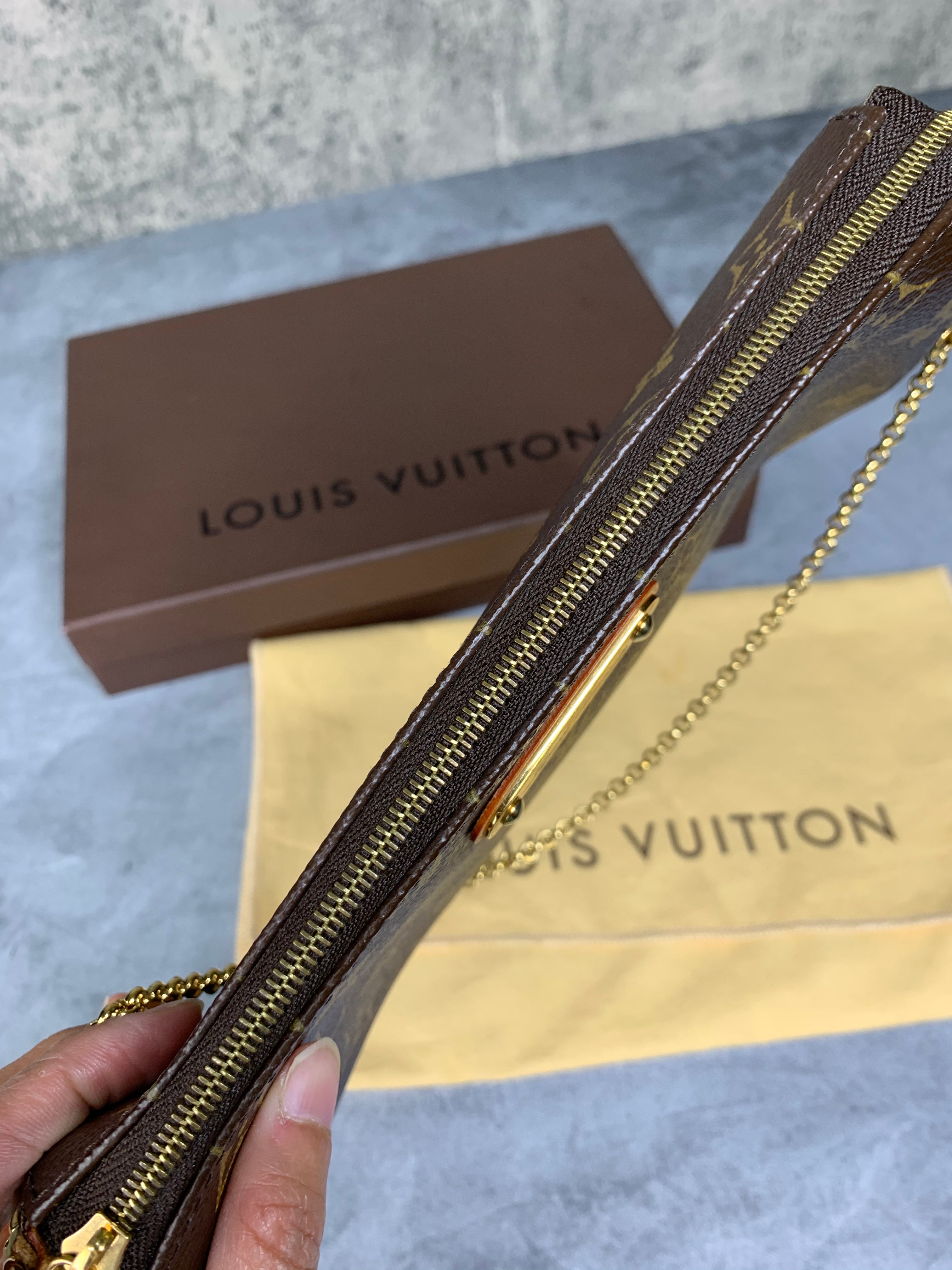 Louis Vuitton Eva Clutch/ Crossbody