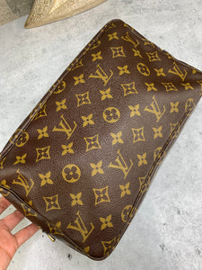 Louis Vuitton Trousse 28