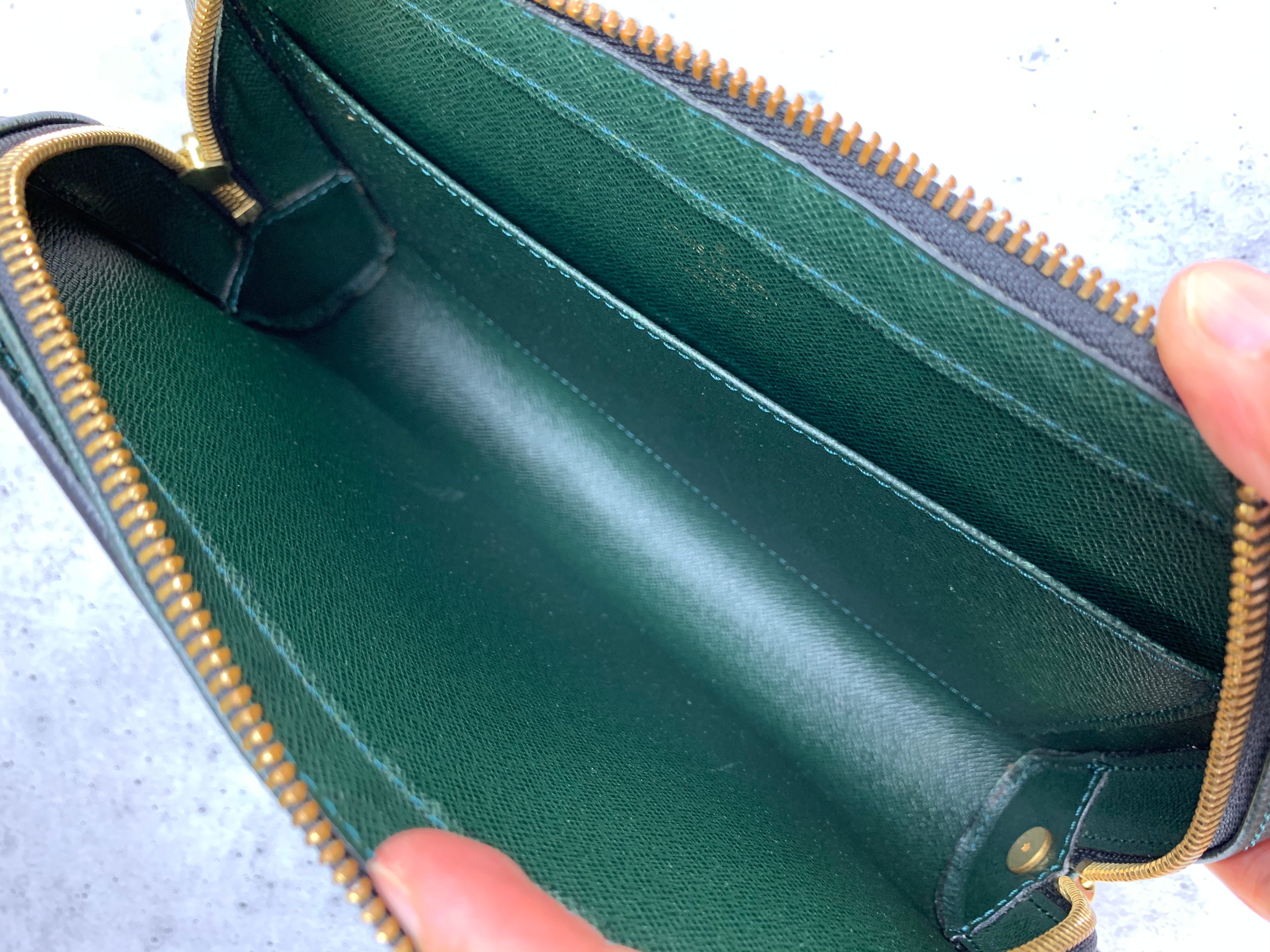 Louis Vuitton Green Taiga Pochette Orsay Wristlet ref.289924