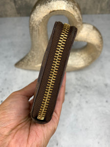 Louis Vuitton Short Zippy Wallet