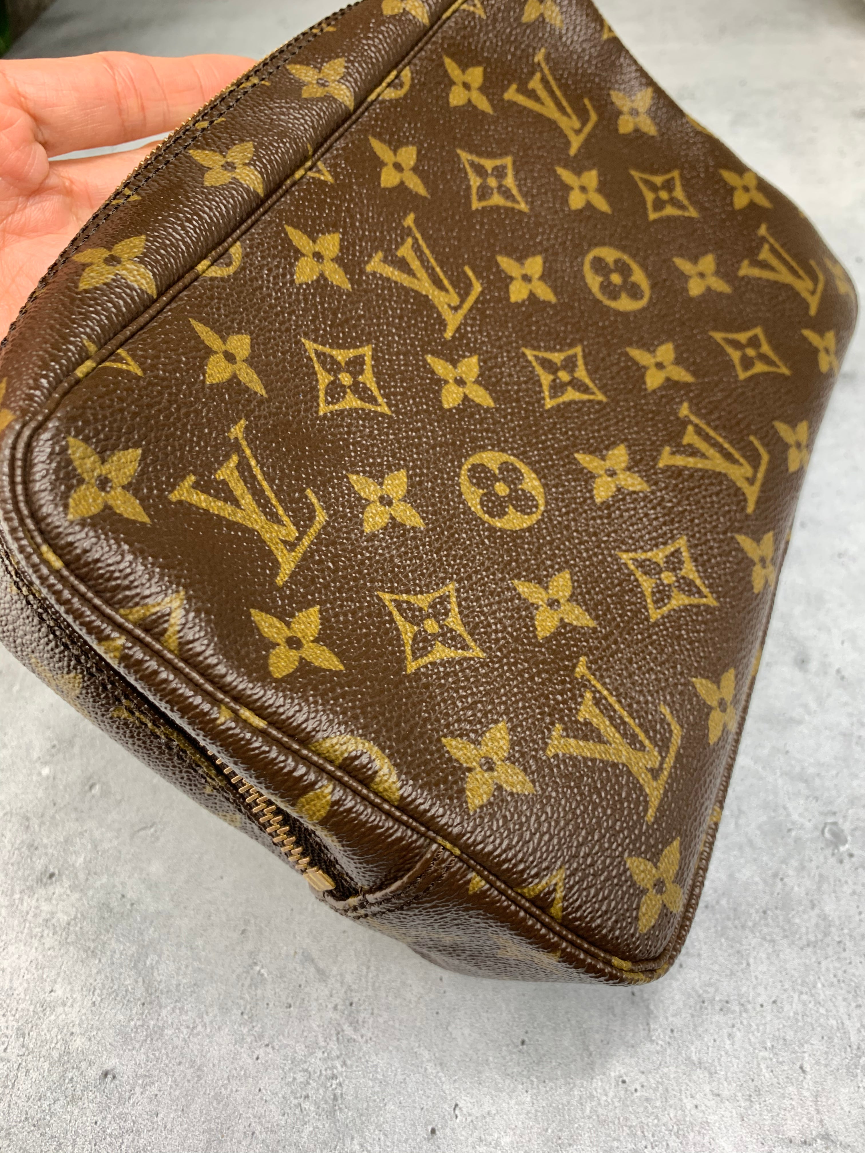 Shayla's Closet - 💘💘SOLD💘💘 Louis Vuitton trousse 23