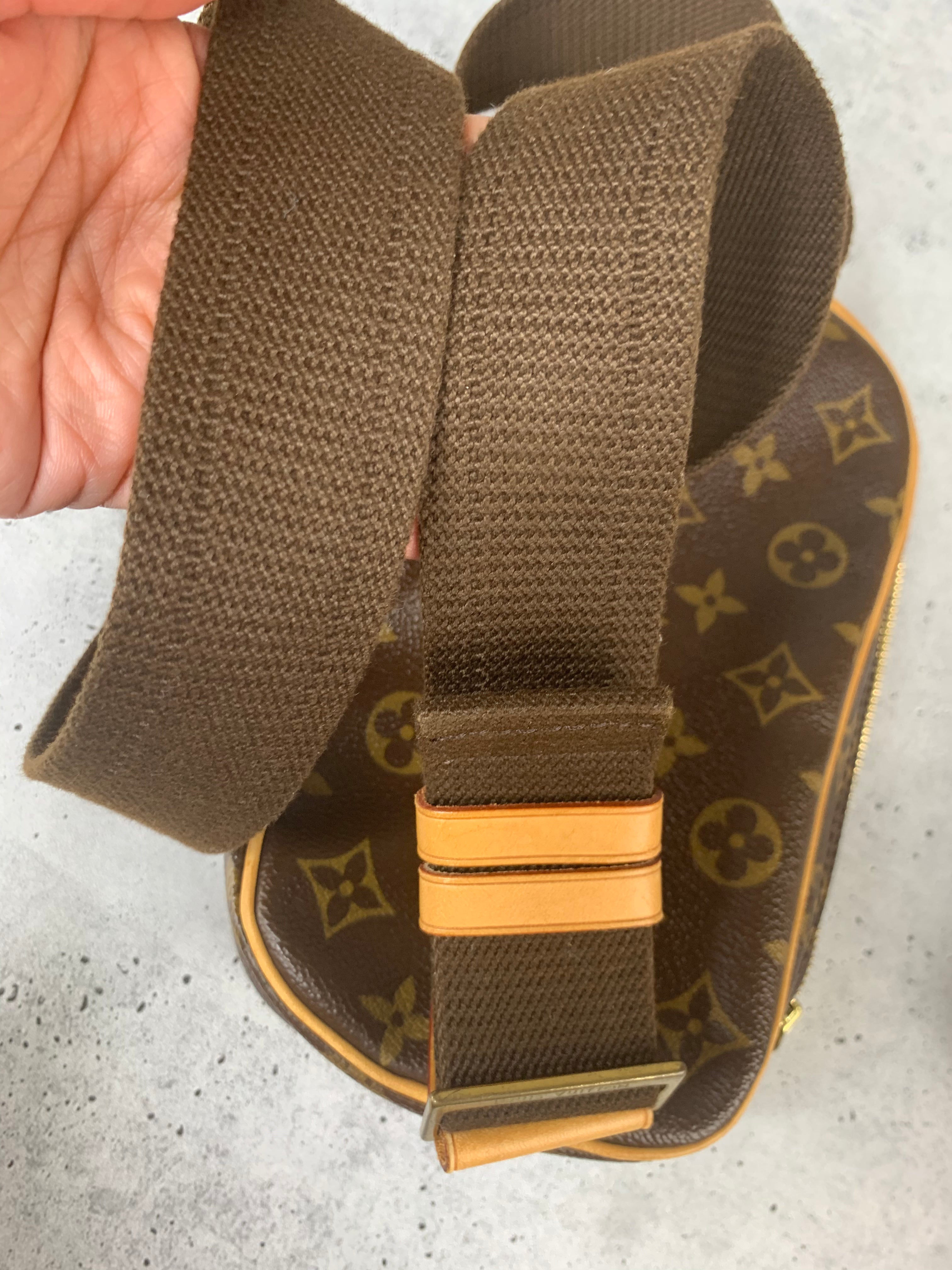 Louis Vuitton Pochette Gange