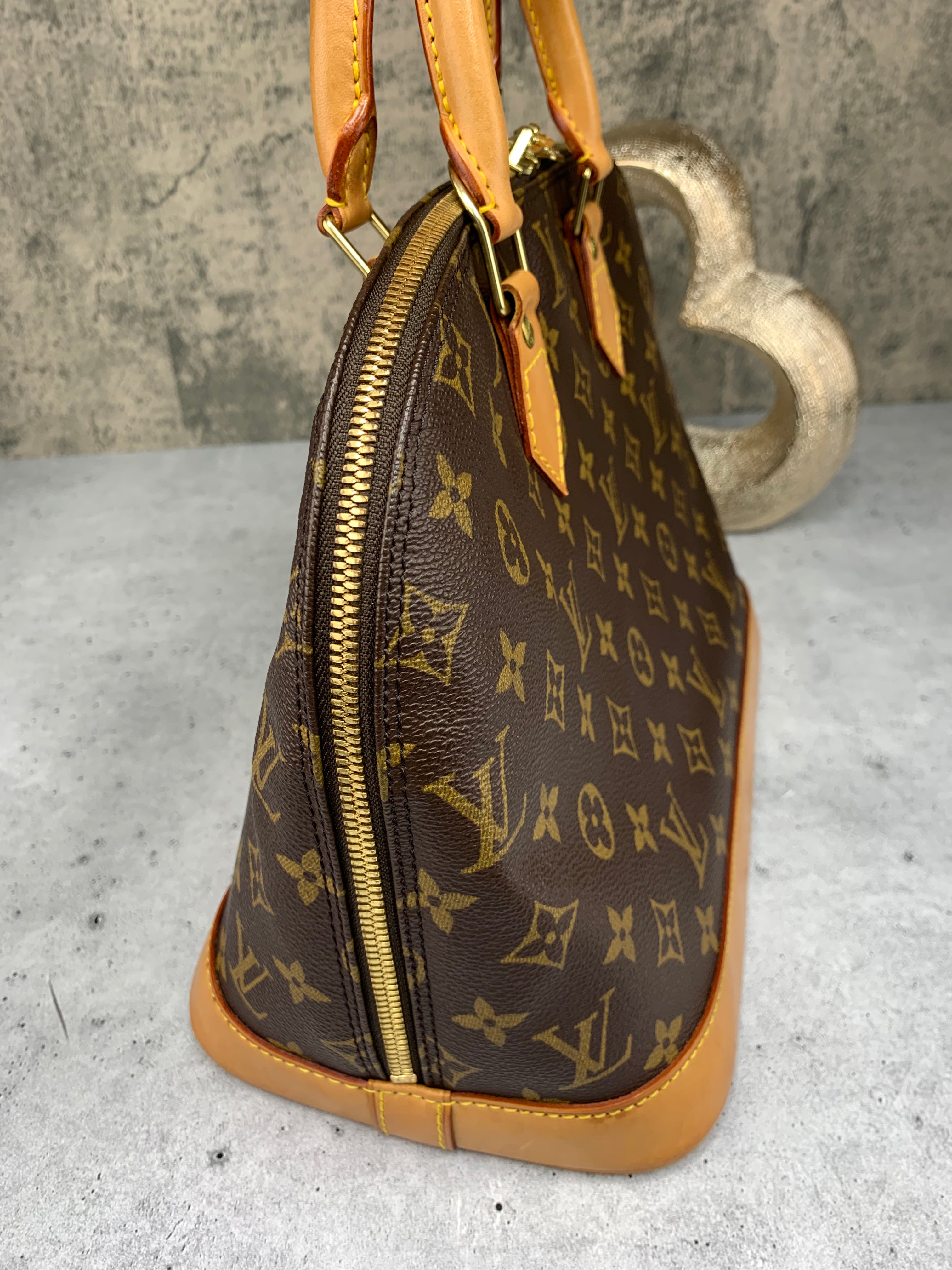 Louis Vuitton Alma PM