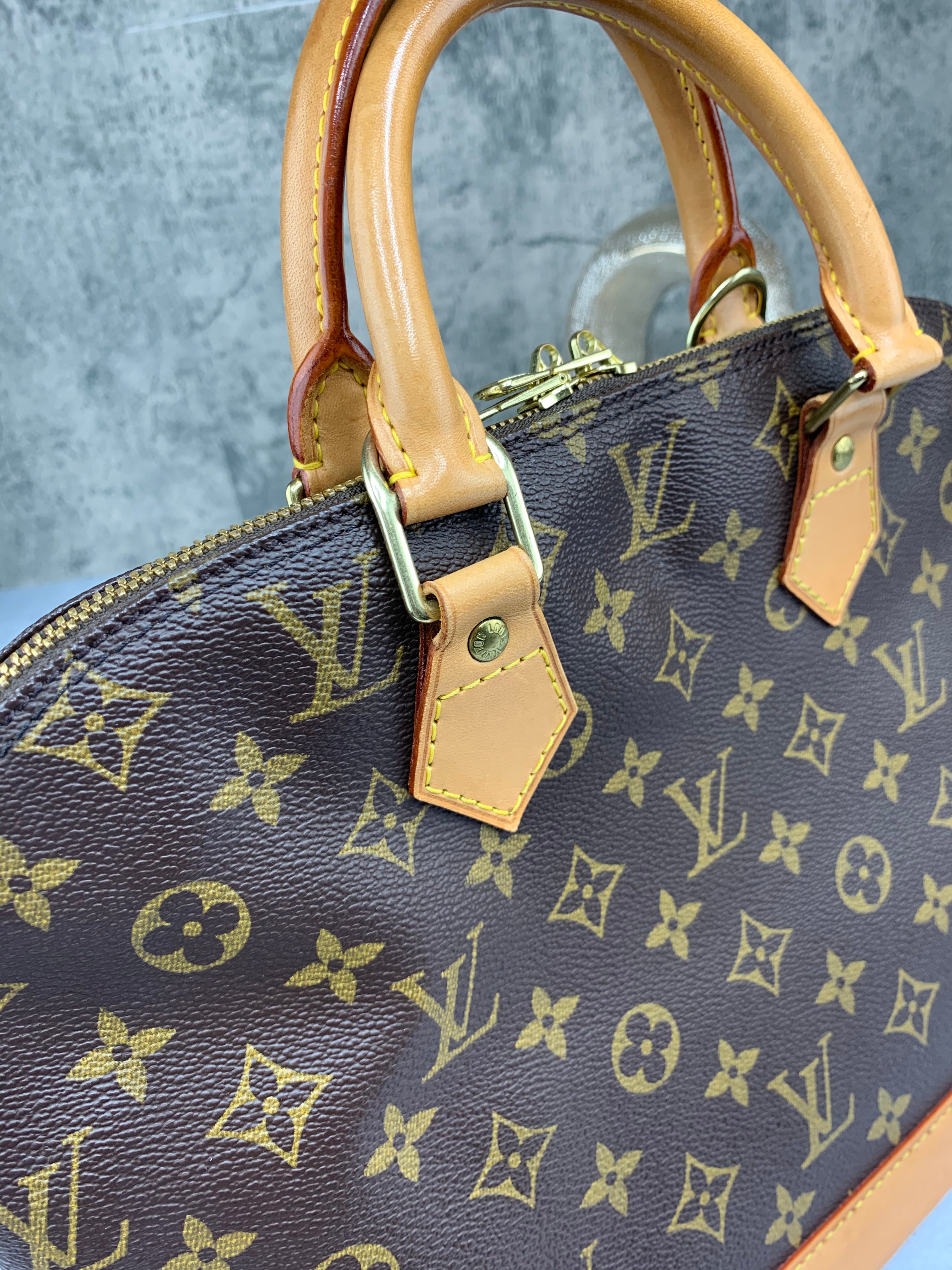 Louis Vuitton Alma PM