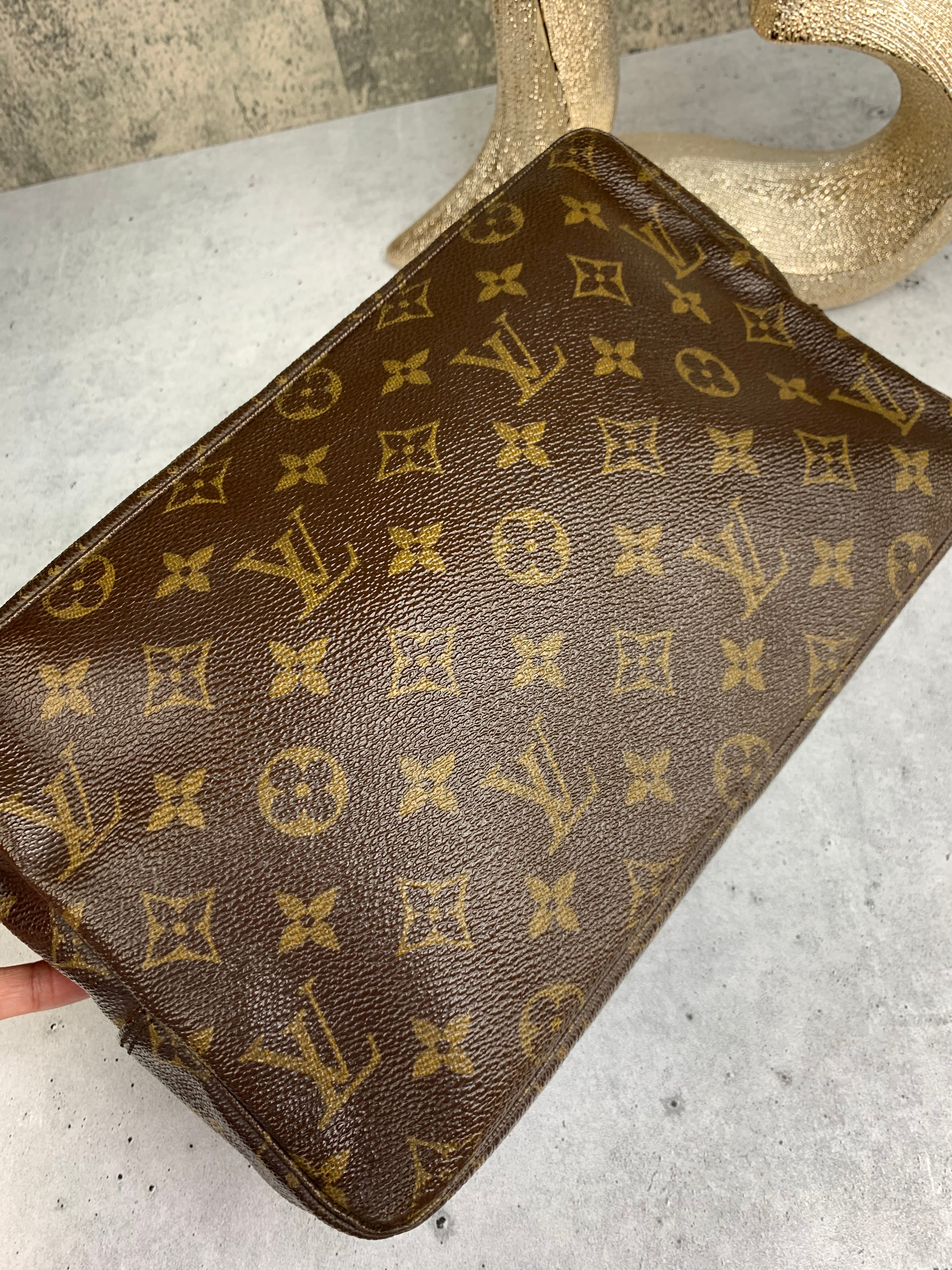 Louis Vuitton Trousse 28