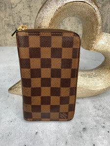 Louis Vuitton Short Zippy Wallet