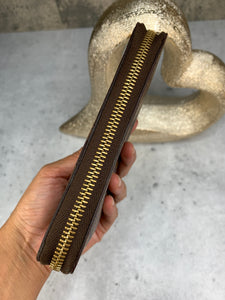 Louis Vuitton Short Zippy Wallet