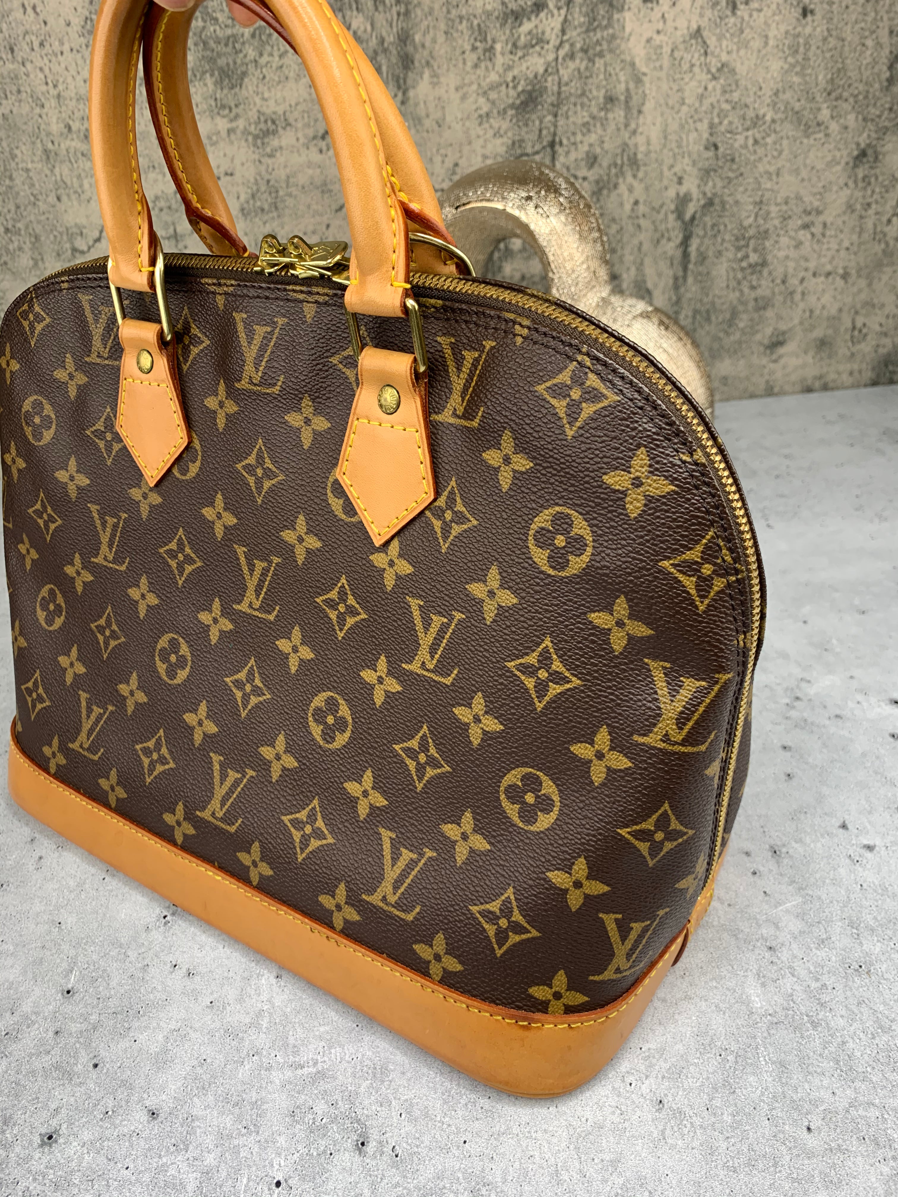 Louis Vuitton Alma PM