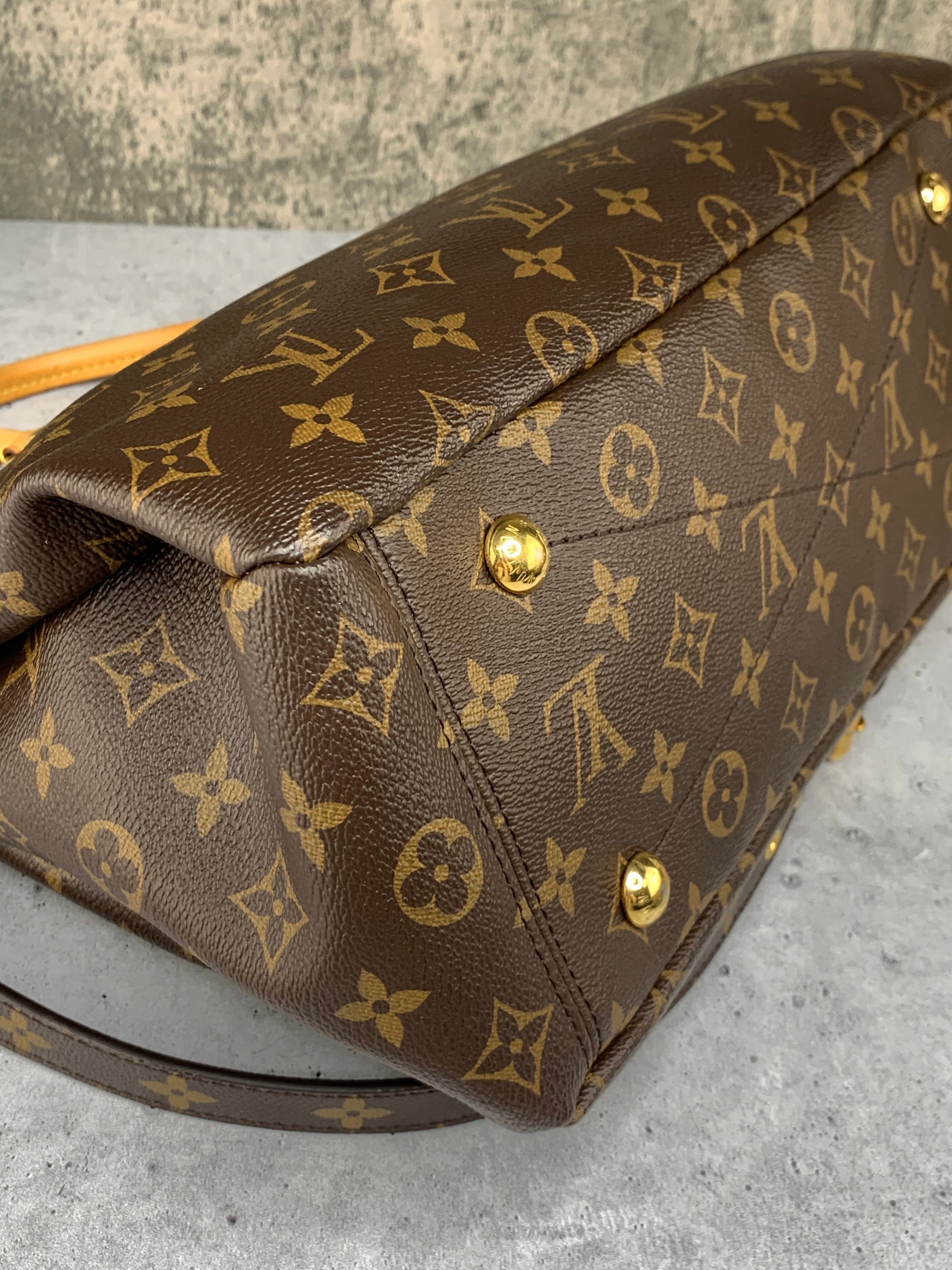 Louis Vuitton Saffron Pallas Bag