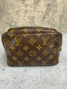 Louis Vuitton Trousse 18