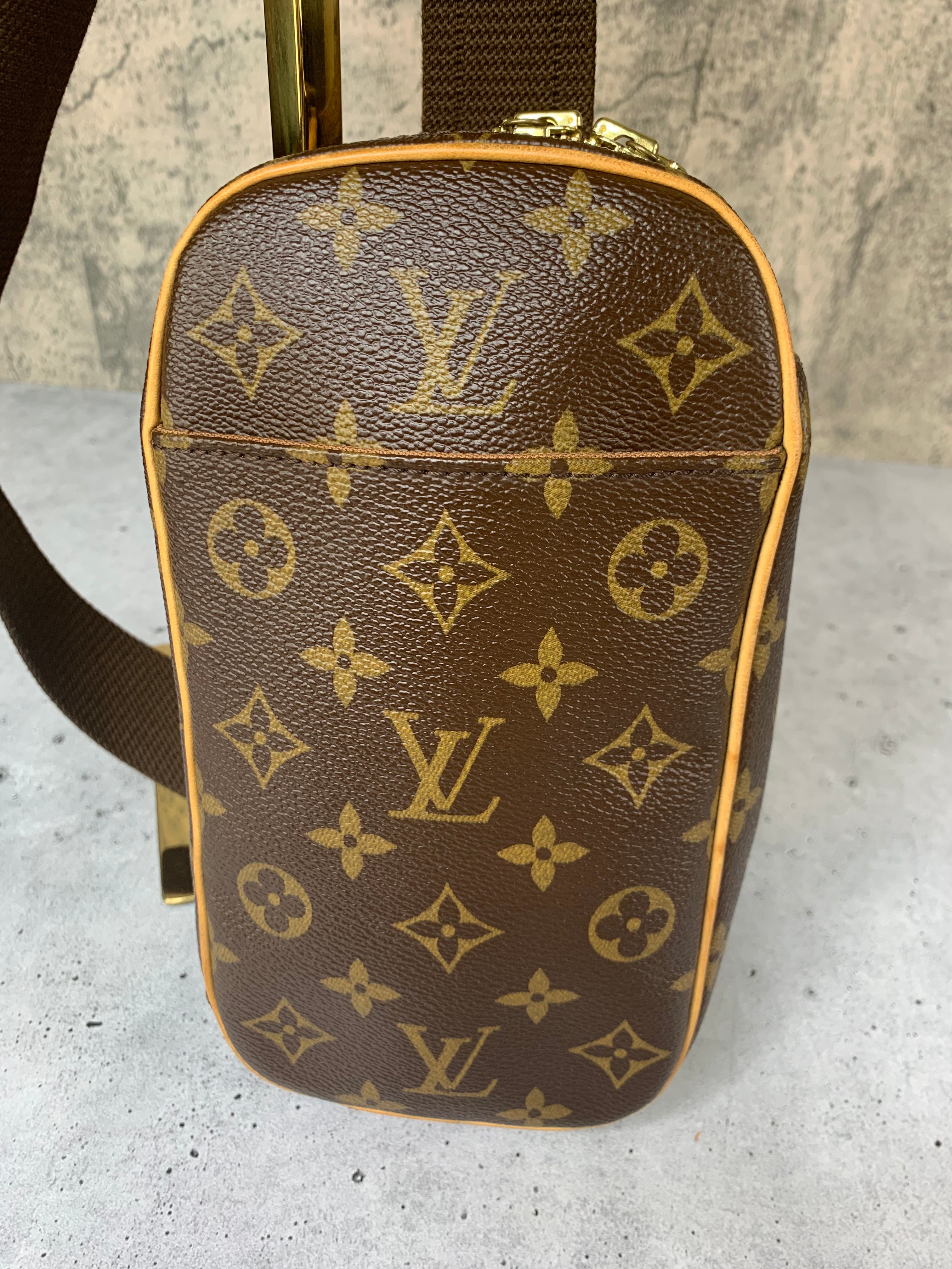 Louis Vuitton Pochette Gange