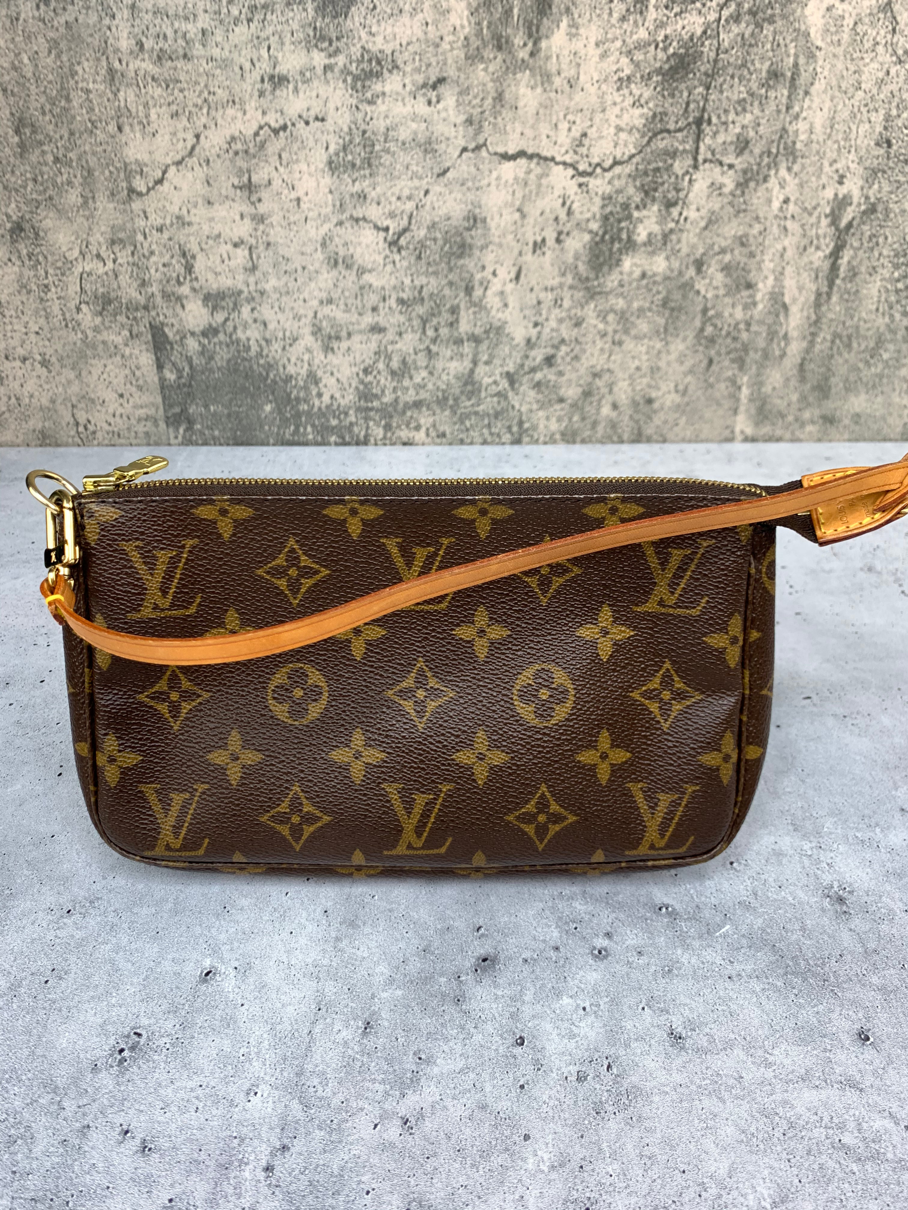 Louis Vuitton Pochette Accessories