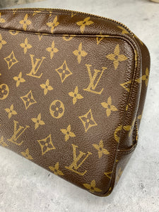 Louis Vuitton Trousse 23