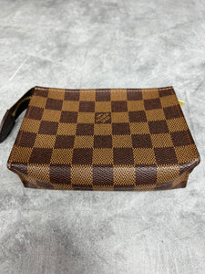 Toiletry 15 Damier Ebene.