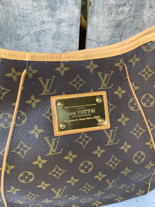 Louis Vuitton Galliera PM