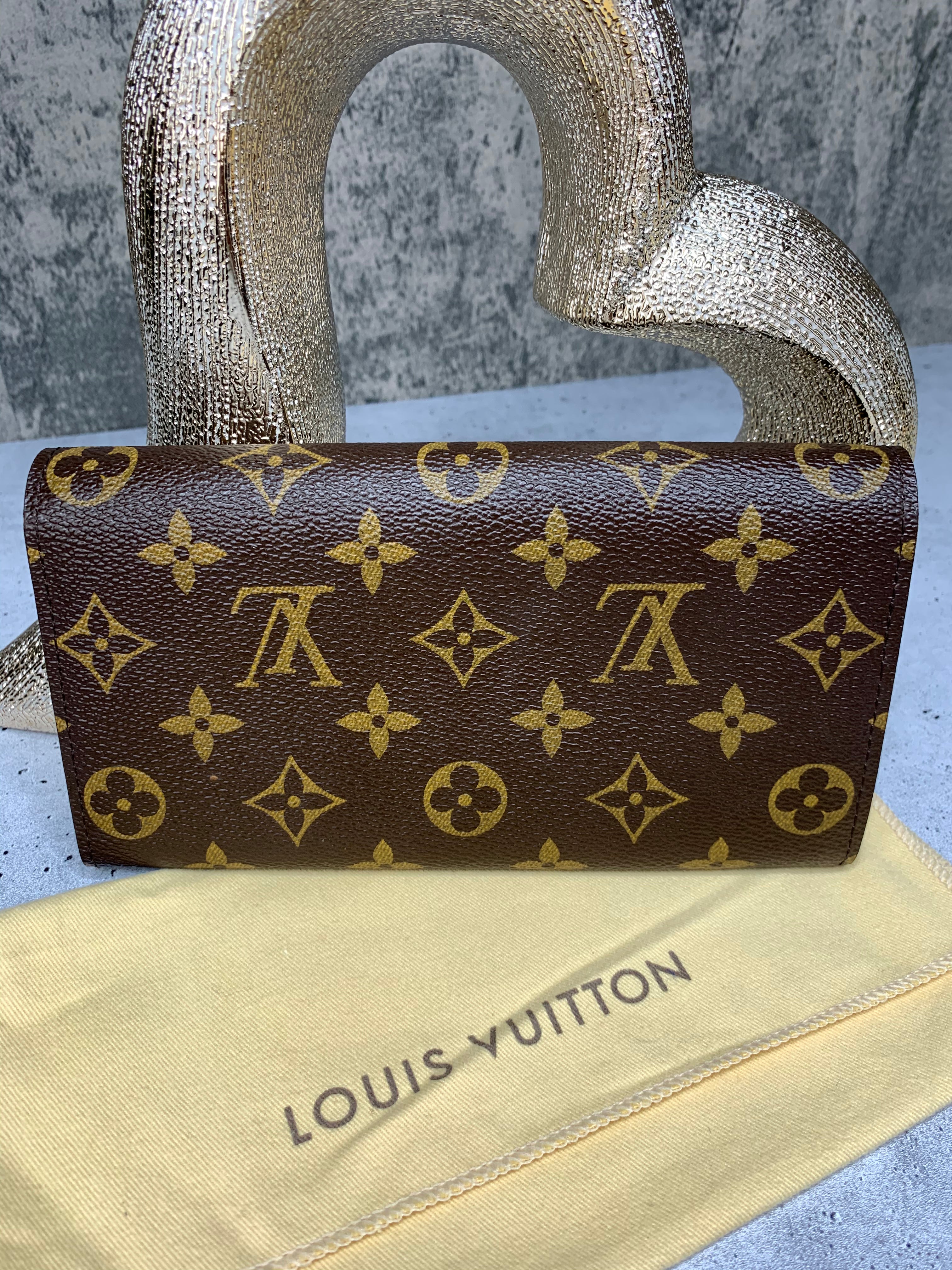 Louis Vuitton Sarah Wallet