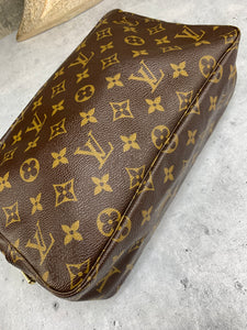 Louis Vuitton Trousse 28