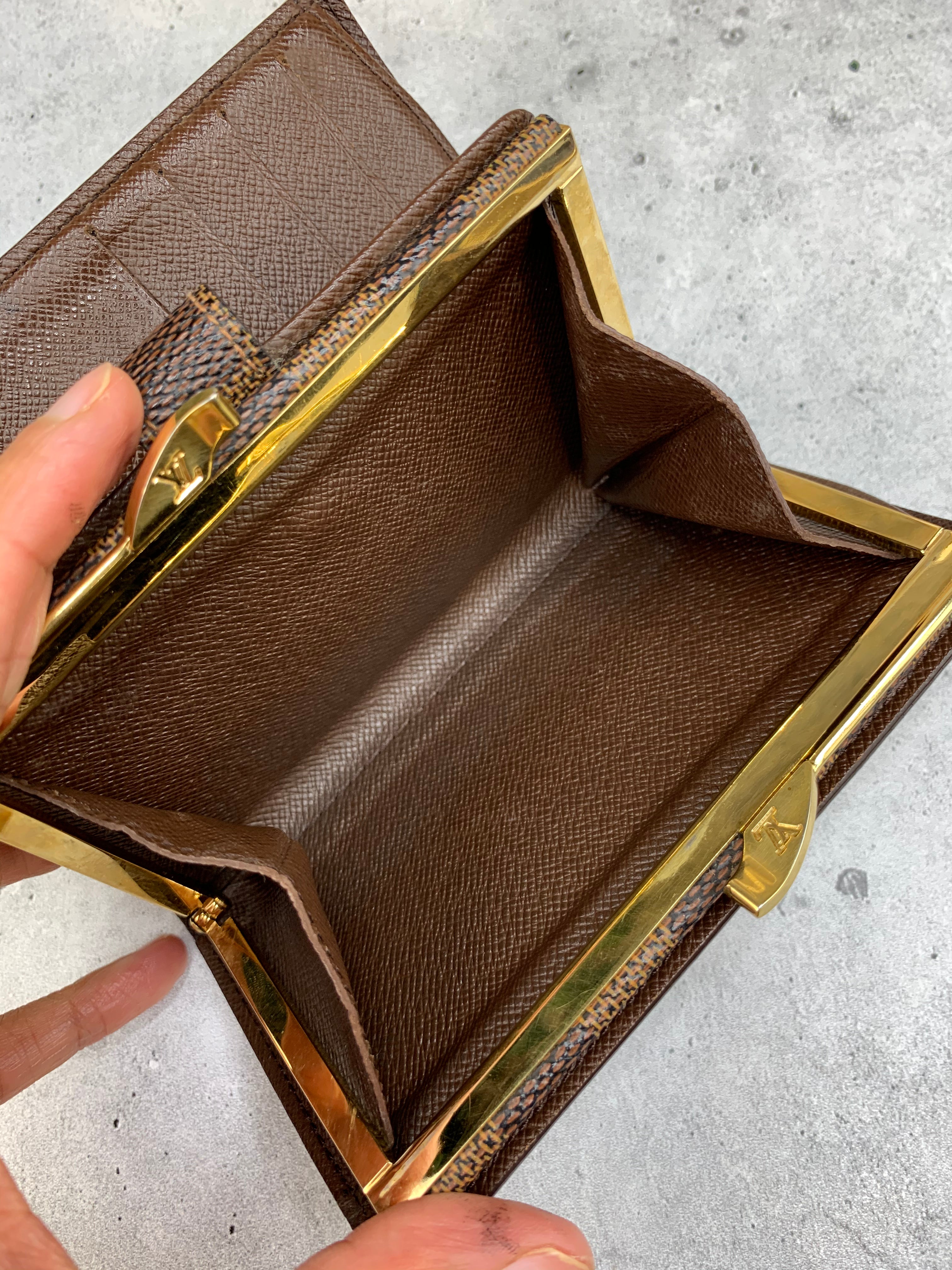 Louis Vuitton Kisslock Short Wallet