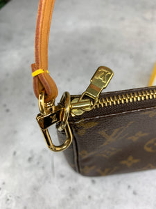 Louis Vuitton Pochette Accessories