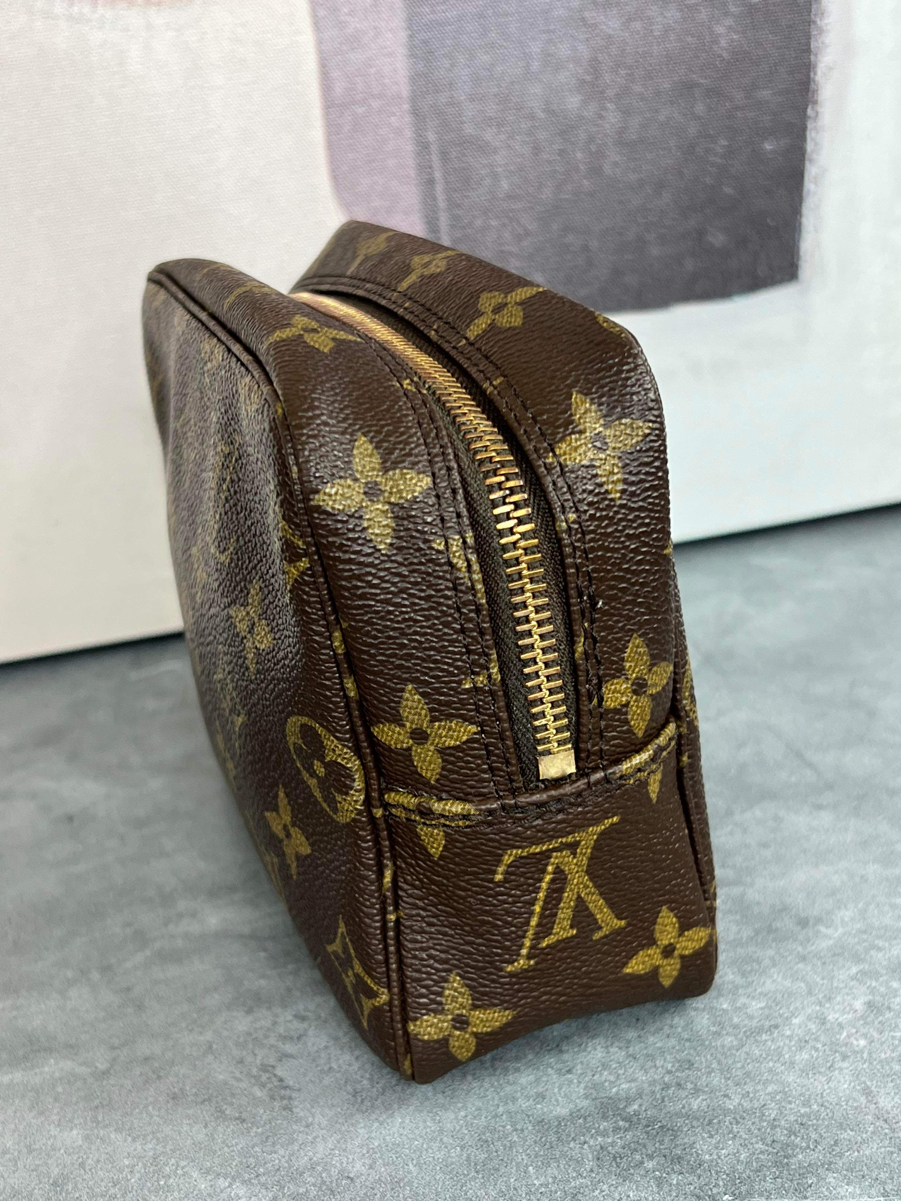 Louis Vuitton Trousse 18