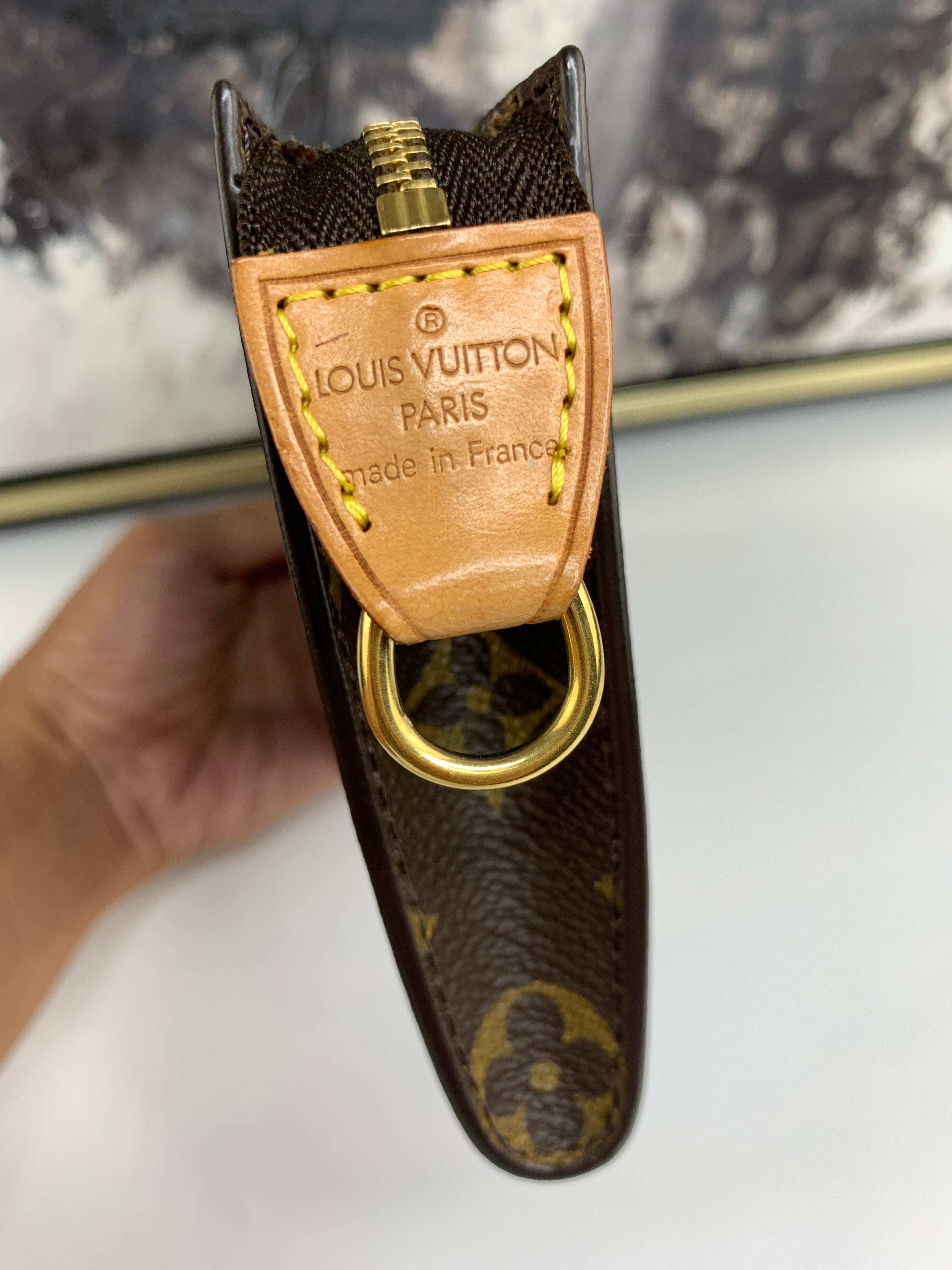 Louis Vuitton Bucket Pouch GM