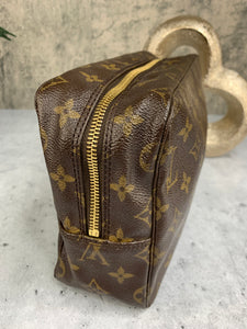 Louis Vuitton Trousse 28