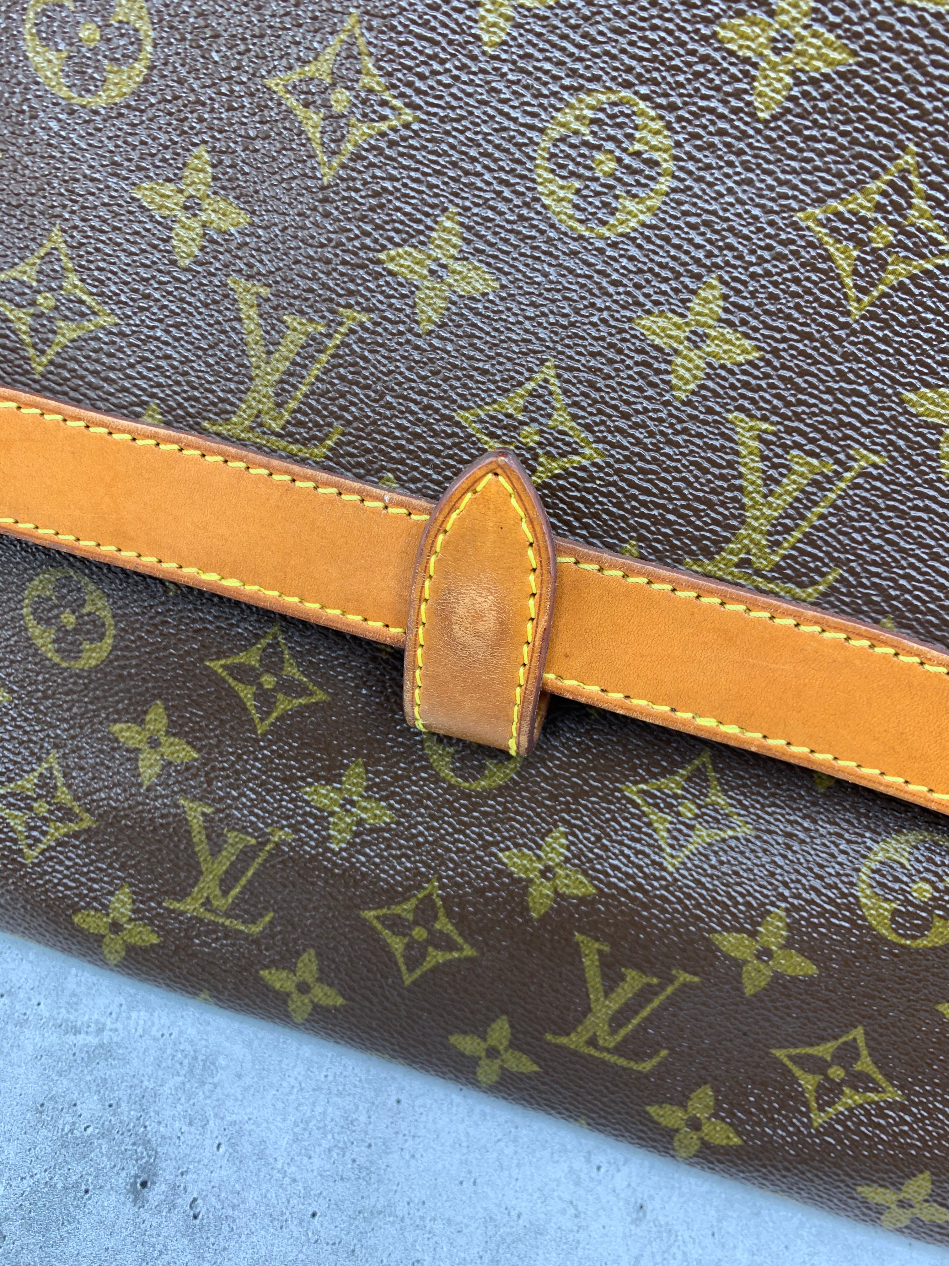 Louis Vuitton Clutch