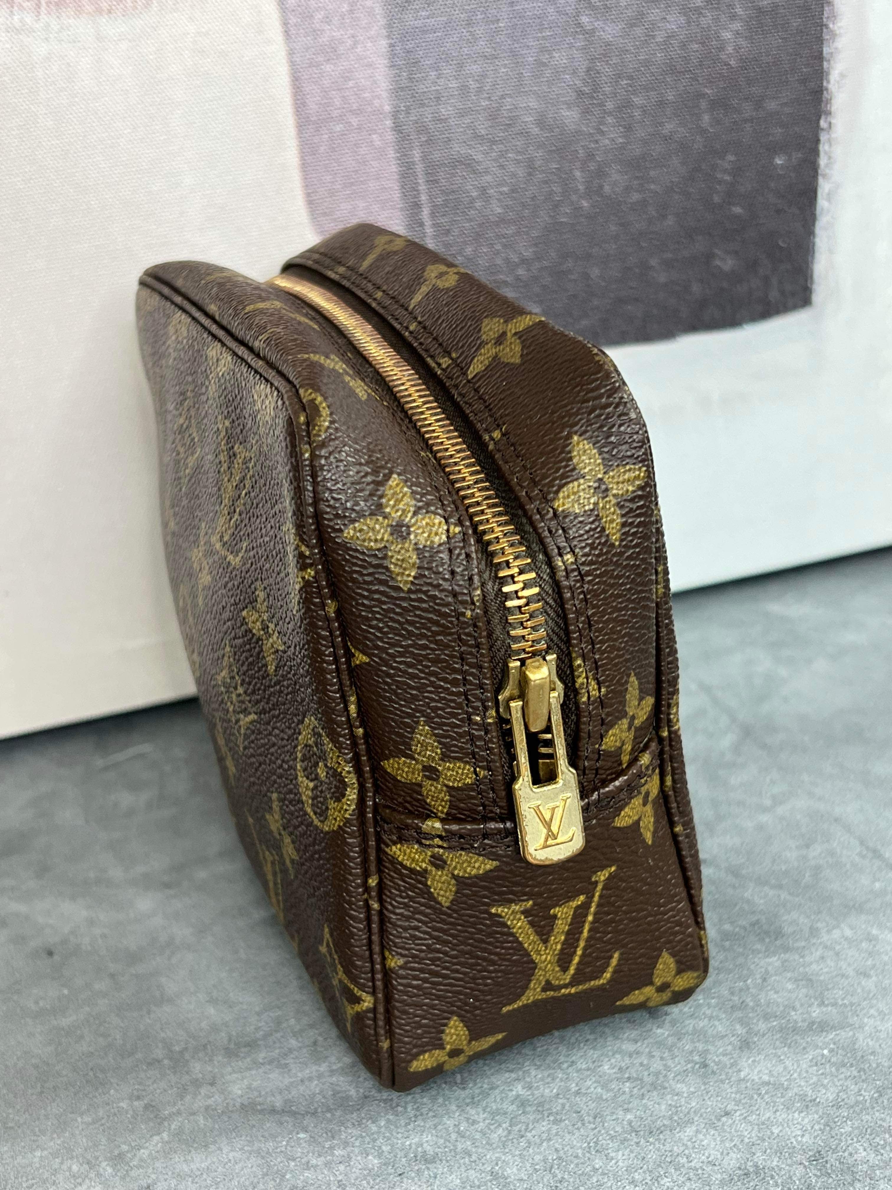 Louis Vuitton Trousse 18