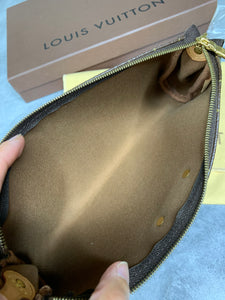 Louis Vuitton Eva Clutch/ Crossbody