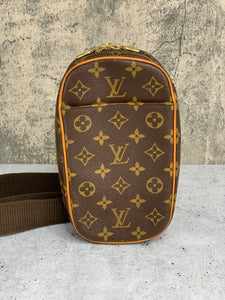 Gange Crossbody