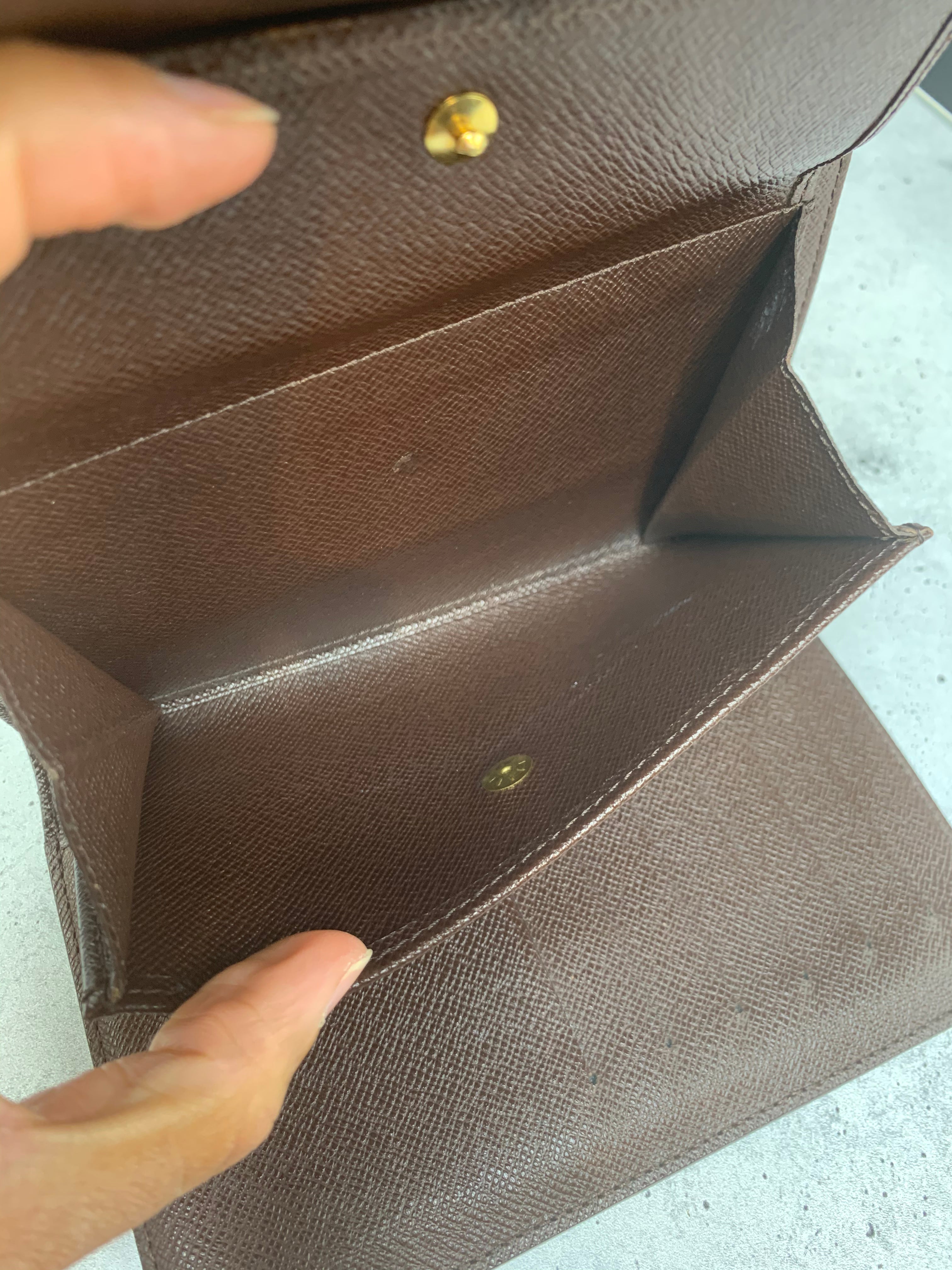 Louis Vuitton Passport Compact Wallet – yourvintagelvoe