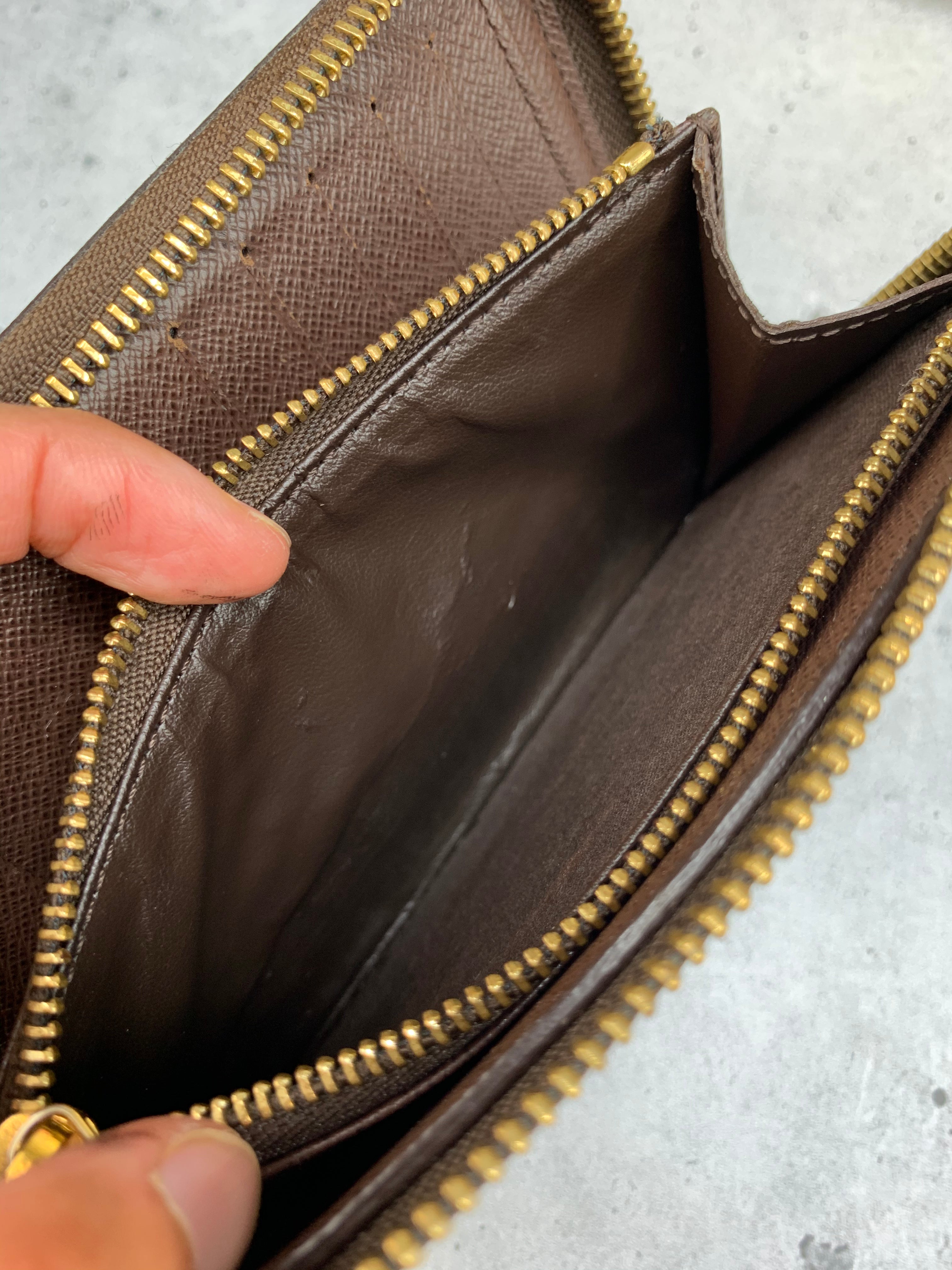 Louis Vuitton Short Zippy Wallet