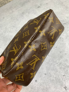 Louis Vuitton Trousse 18