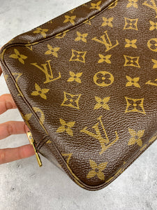 Louis Vuitton Trousse 23