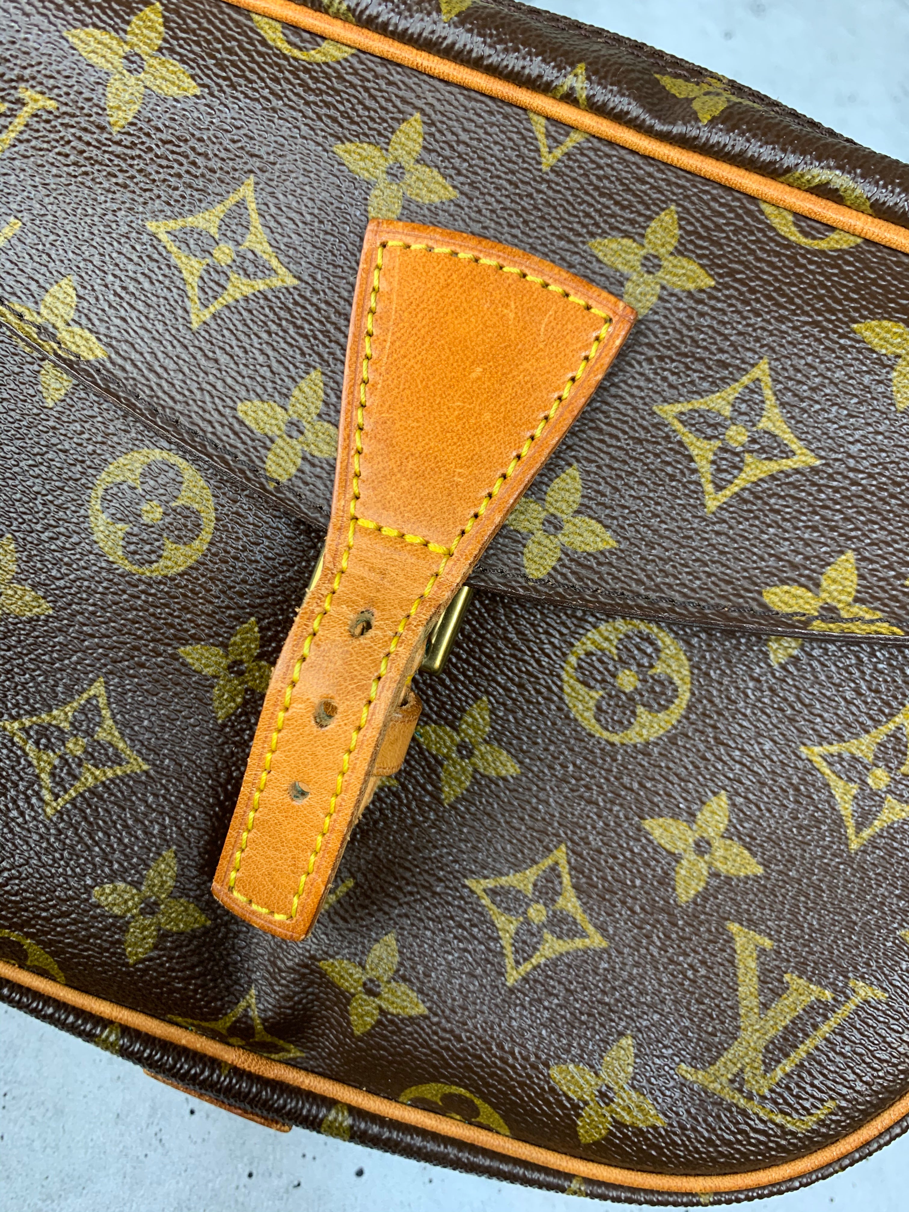 Jeune Fille Pm Louis Vuitton - For Sale on 1stDibs
