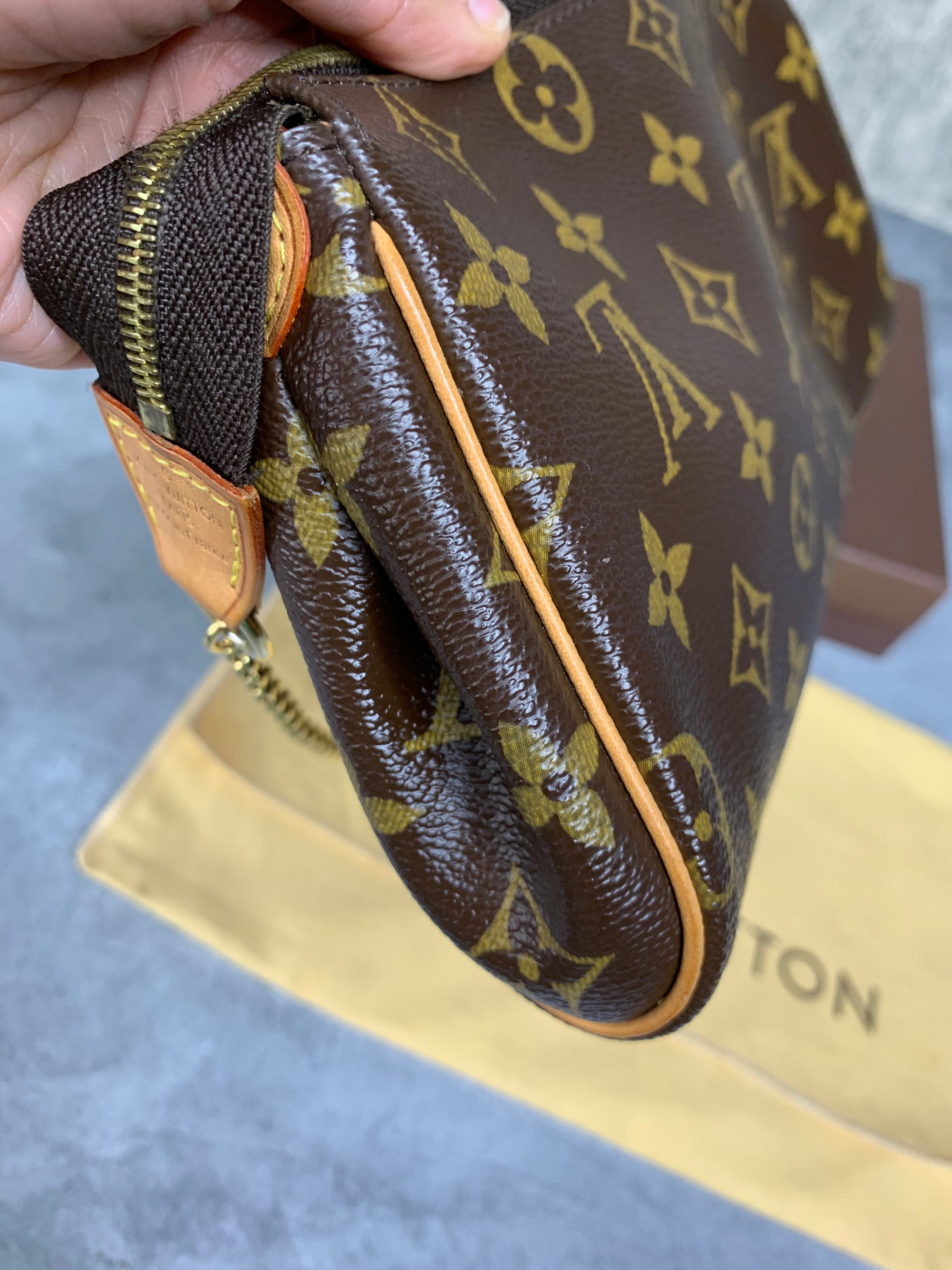 Louis Vuitton Eva Clutch/ Crossbody