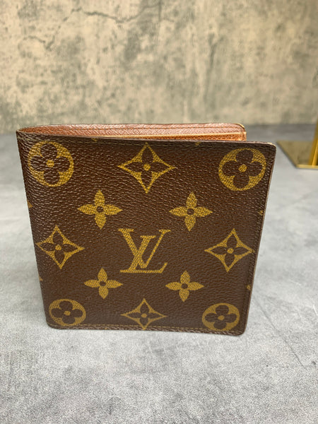 Louis Vuitton Bifold Mens Wallet – yourvintagelvoe