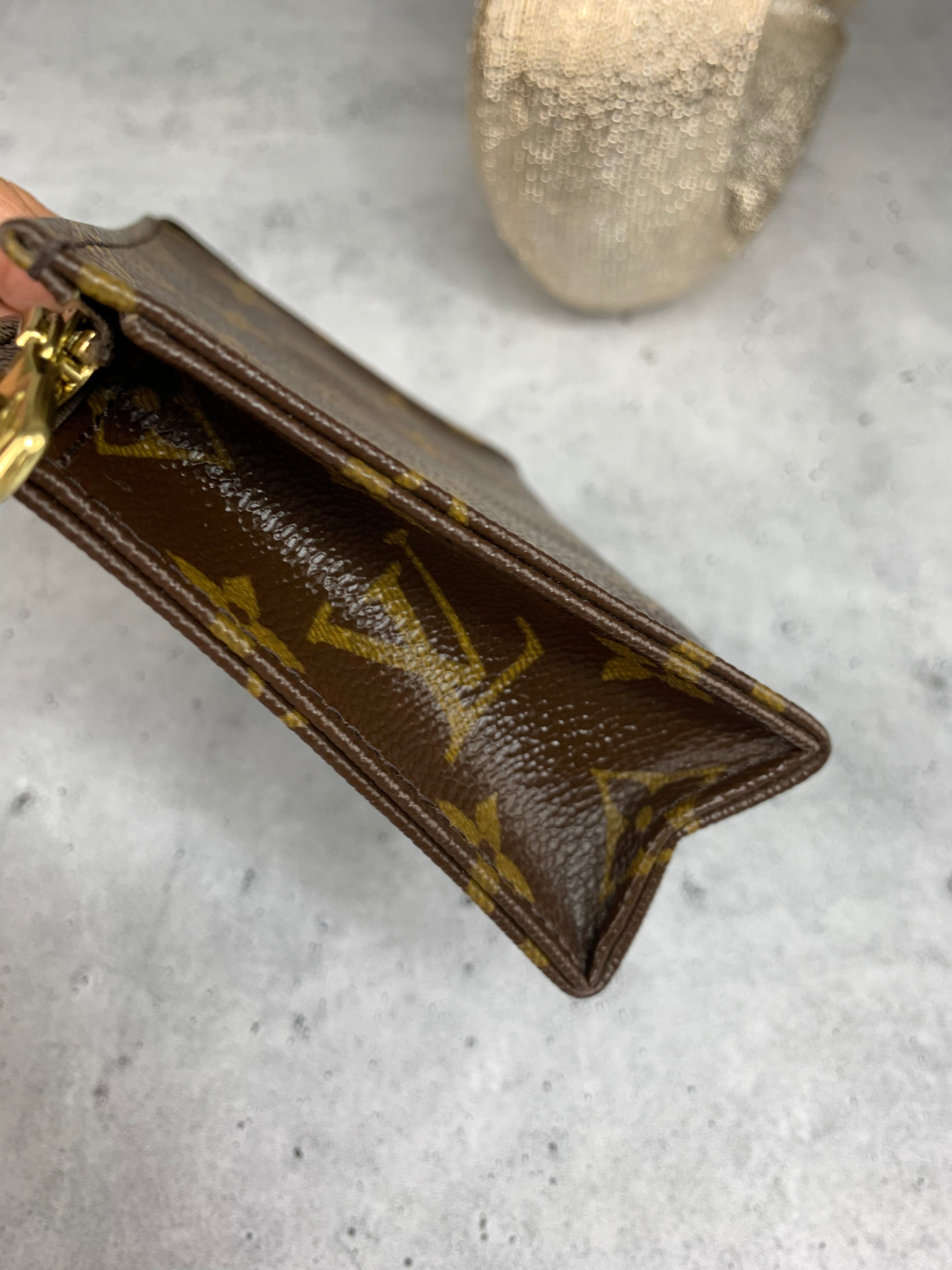 Louis Vuitton Toiletry 15