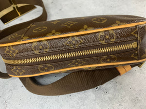 Louis Vuitton Pochette Gange