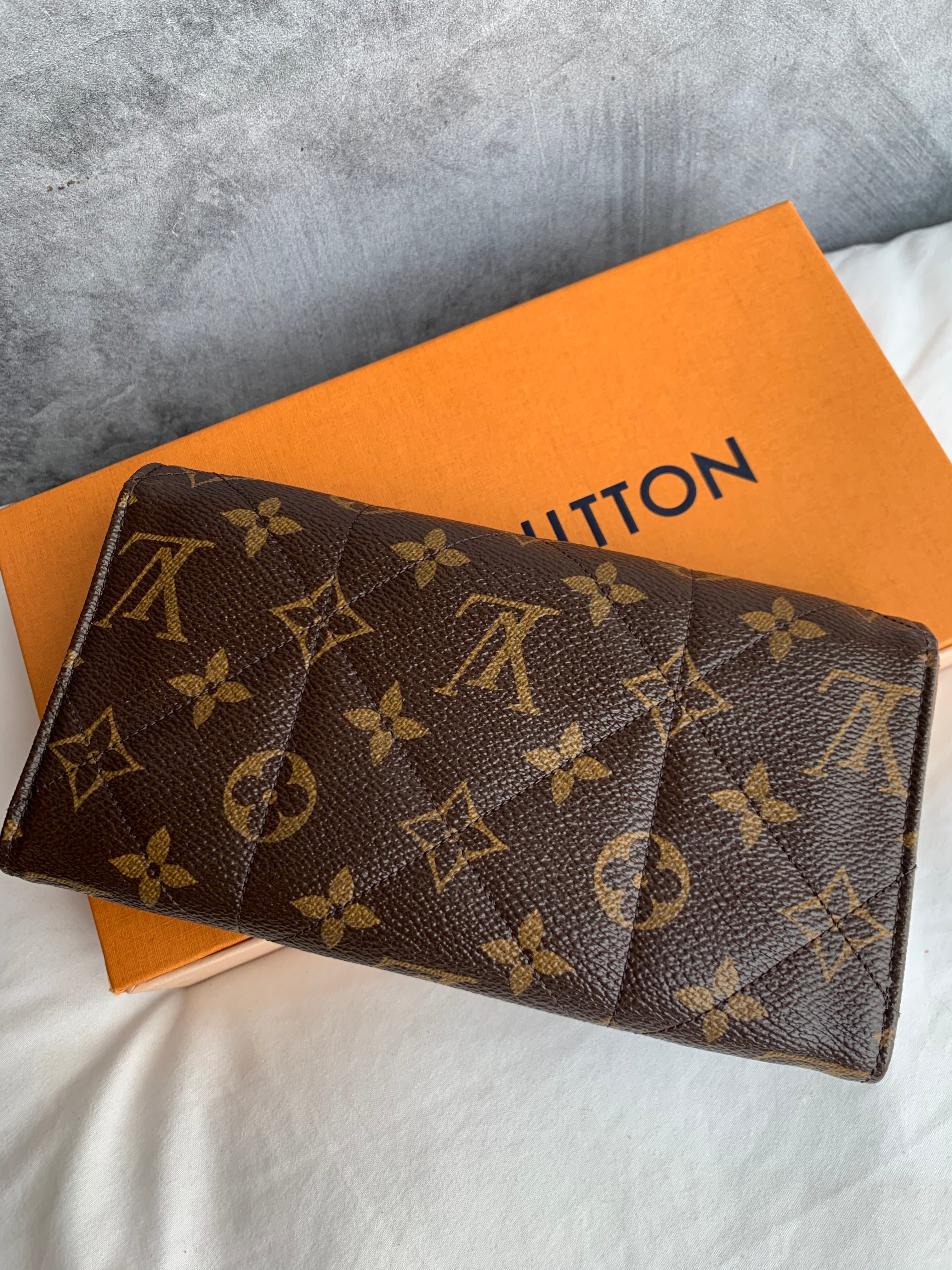 Louis Vuitton Sara Etoile Bill Wallet – yourvintagelvoe