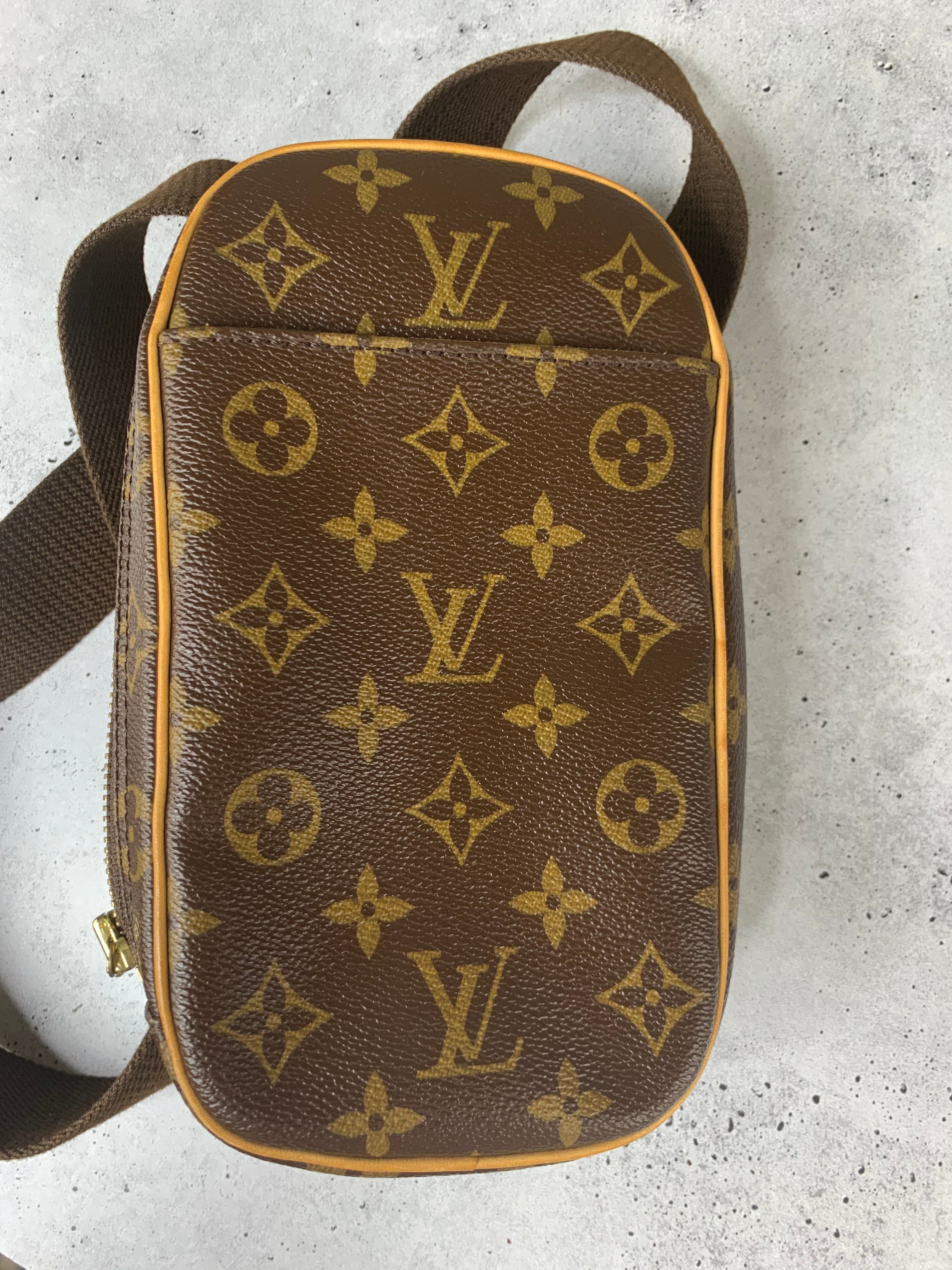 Louis Vuitton Pochette Gange