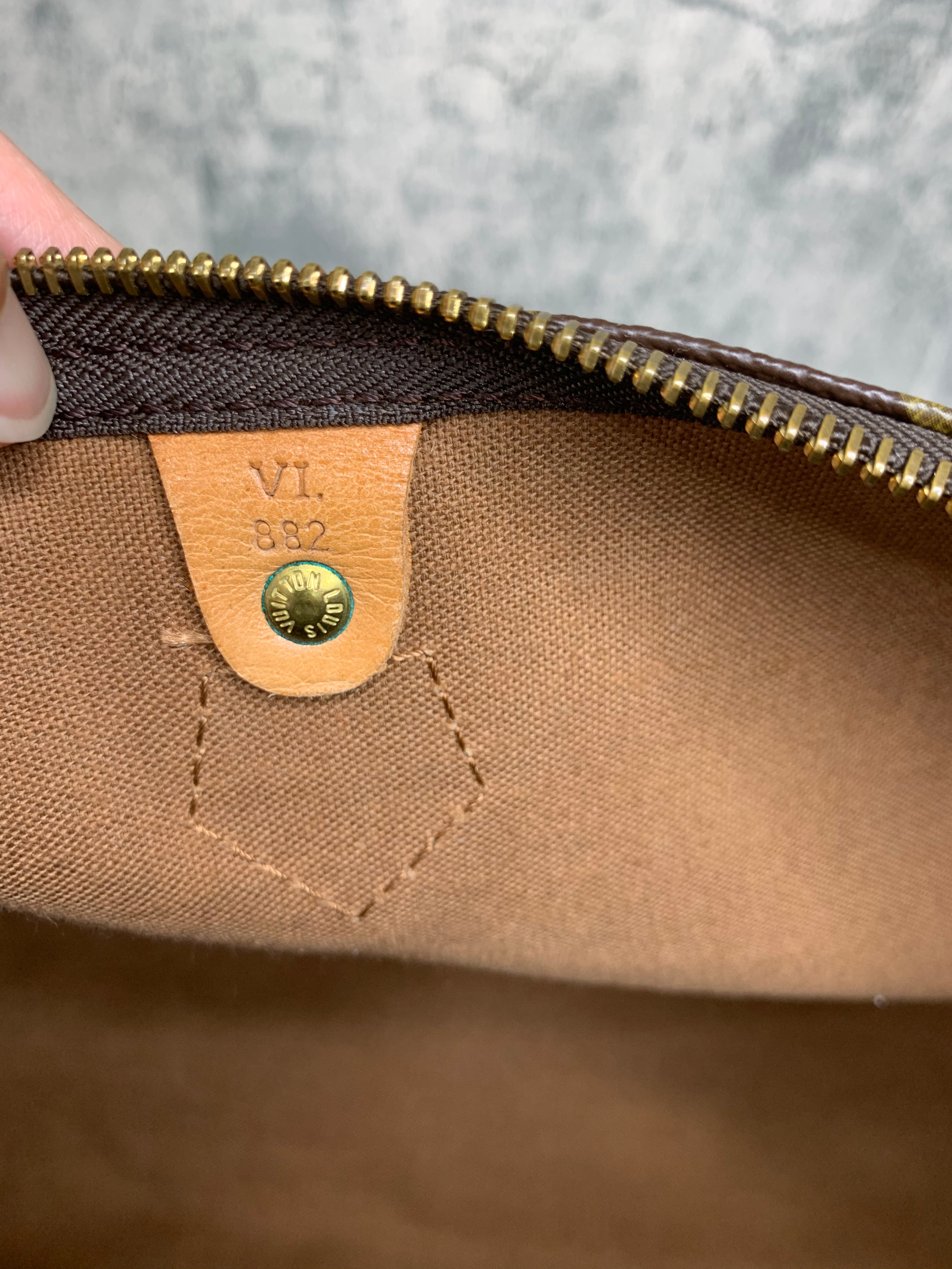 Louis Vuitton Speedy 35