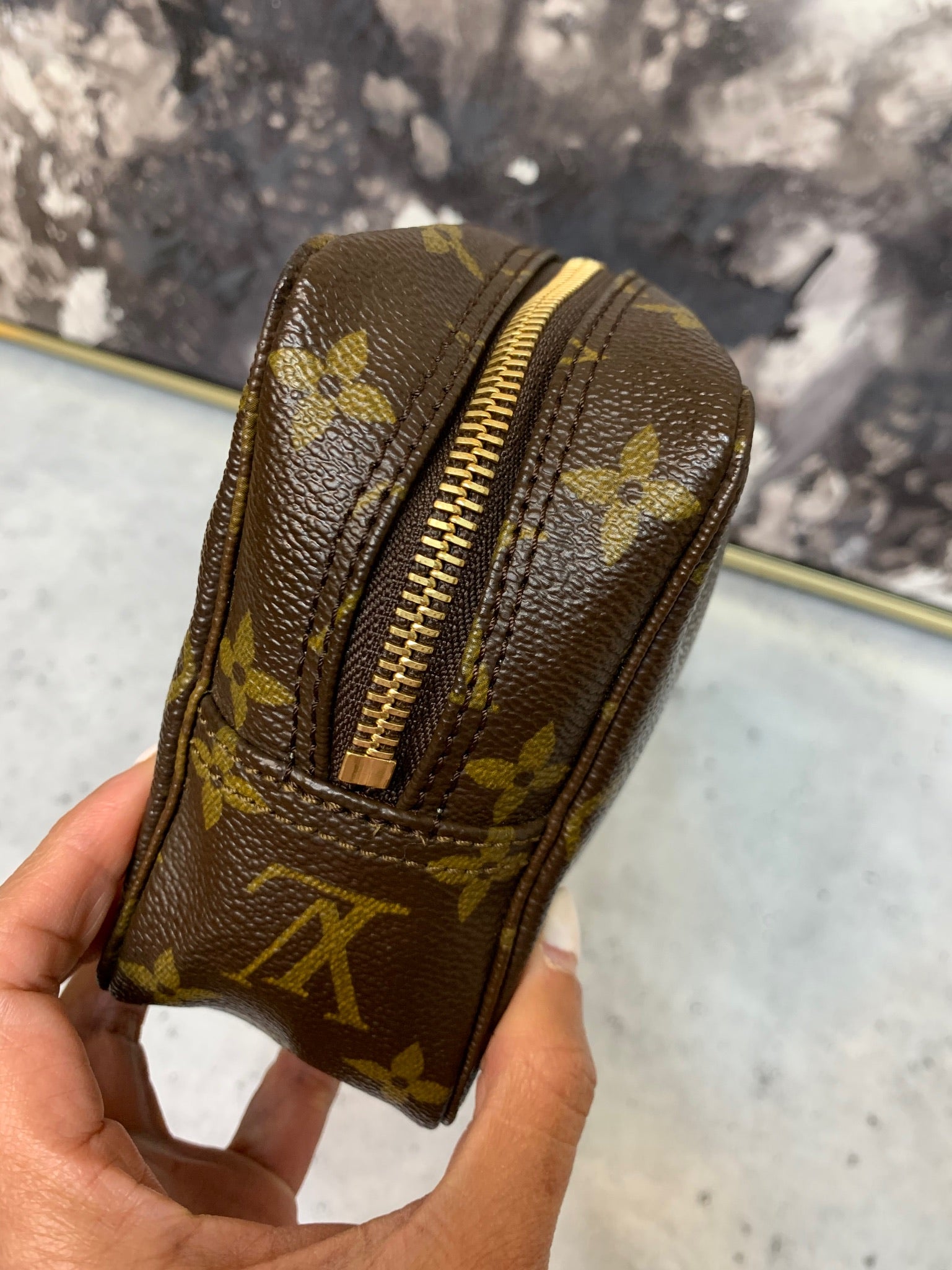 Louis Vuitton Trousse 18