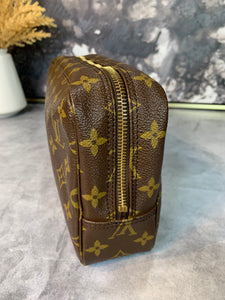 Louis Vuitton Trousse 23