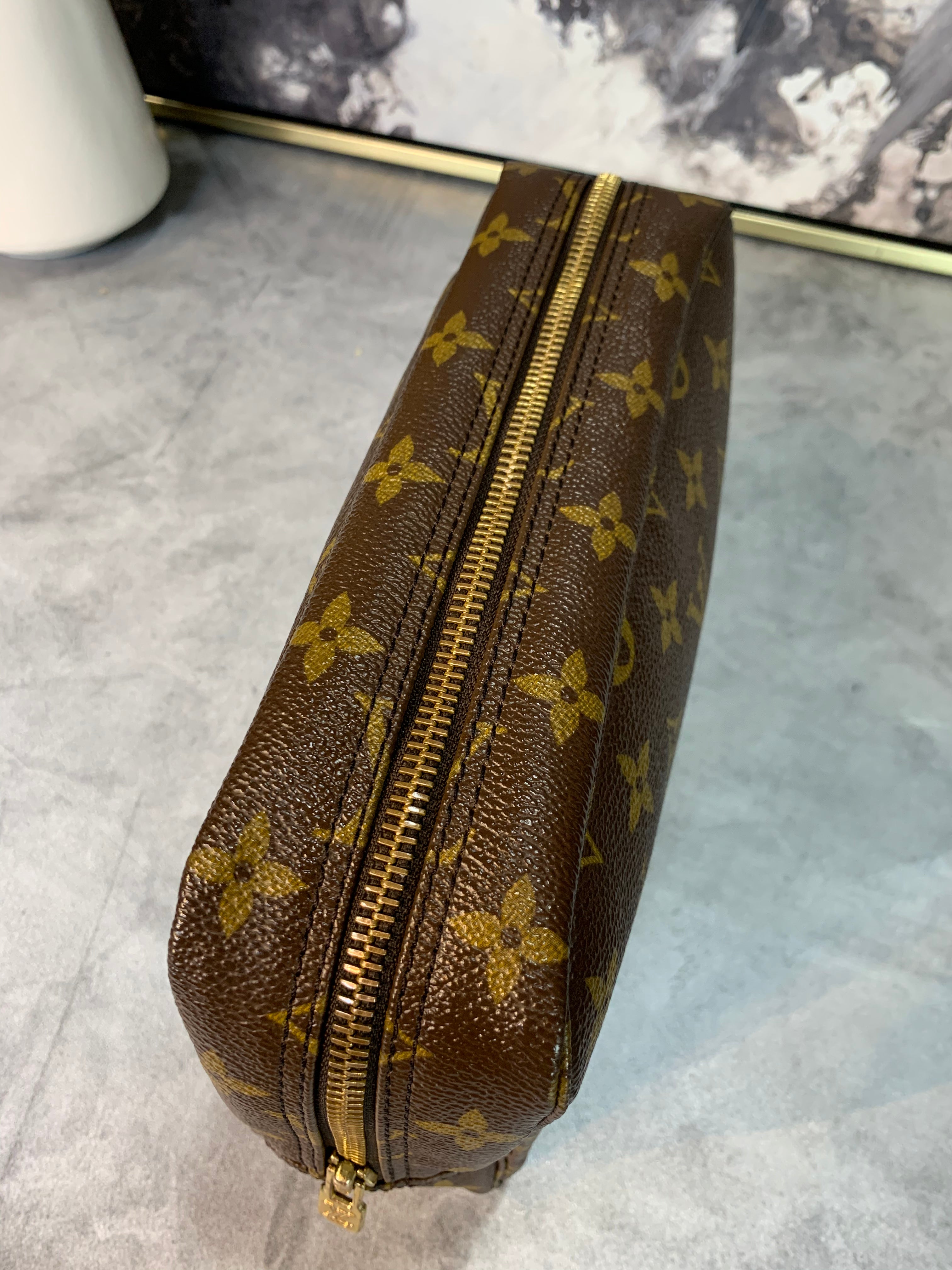 Louis Vuitton Trousse 23